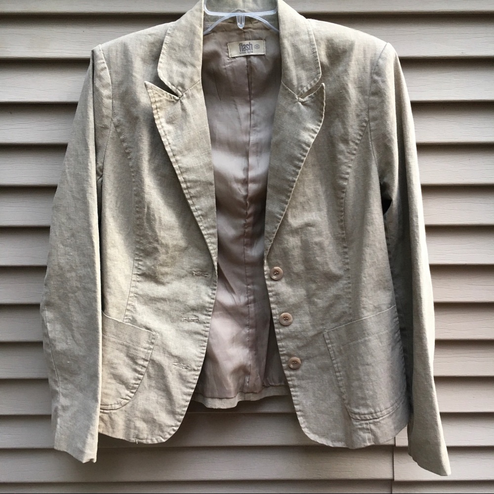 EUC Flash European tan linen button up blazer